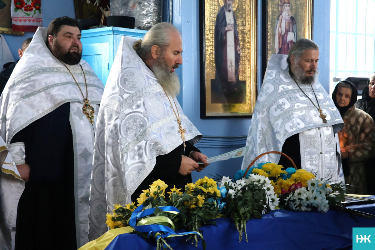 Довгою була остання дорога додому: на Волині попрощалися з воїном Володимиром Сірцем