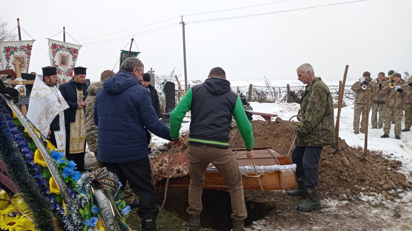 У громаді на Волині провели в останню дорогу захисника України Миколу Семенюка