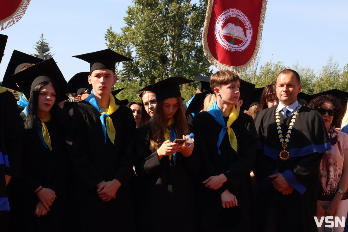 У Луцьку першокурсників ВНУ посвятили у студенти: як це було. Фоторепортаж
