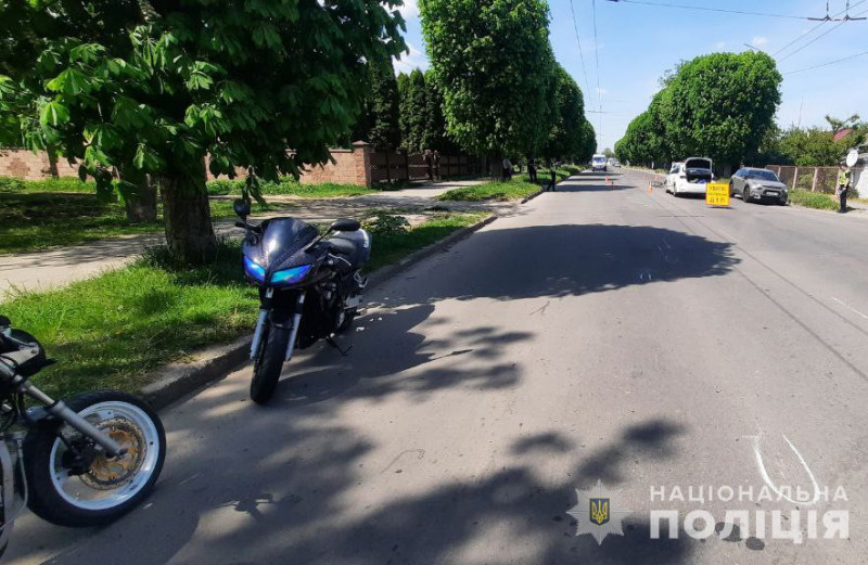 У Луцьку мотоцикліст збив велосипедиста, той у реанімації. Фото