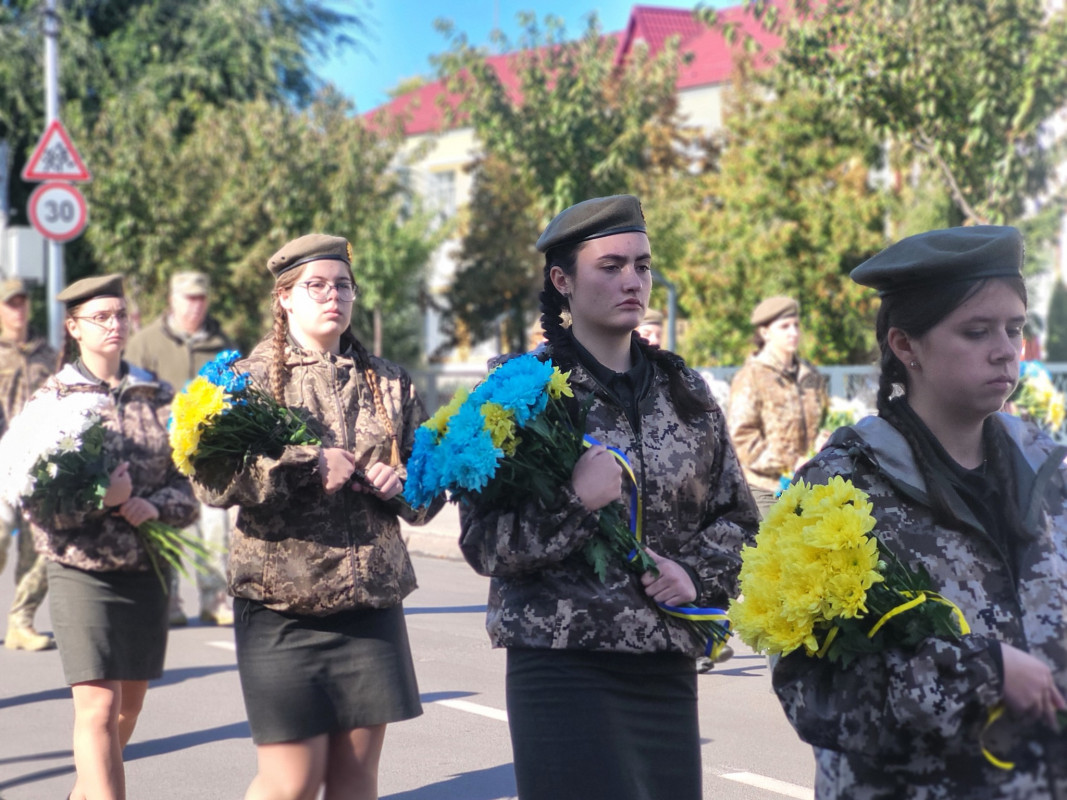 Не дочекався народження дитини: на Волині попрощались з Героєм Леонідом Семенюком
