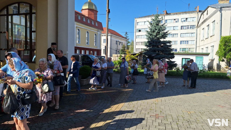 Що святять на Маковія у Луцьку. Фоторепортаж