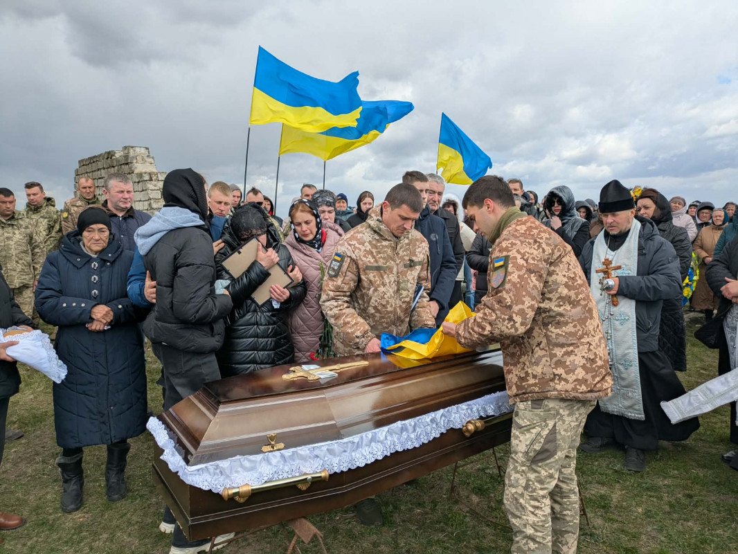 Герою назавжди 50: на Волині в останню дорогу захисника Володимира Омельчука