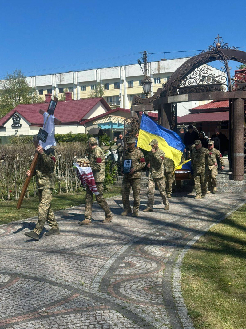 Не встиг створити сім’ю: на Волині в останню земну путь провели 28-річного Героя Миколу Шевчука