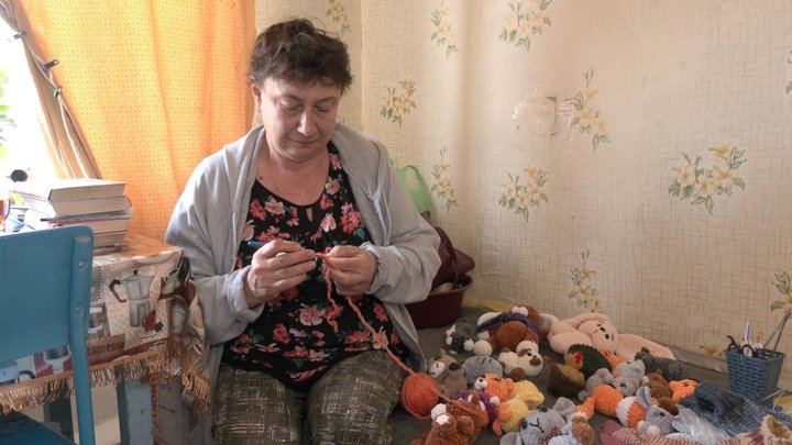 «Кожен день були вибухи»: літня жінка та її донька переїхали з Донеччини на Волинь