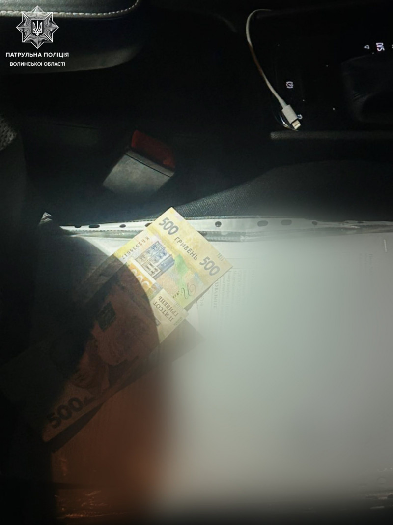 Зіткнувся з Mercedes і втік: на Волині водій вантажівки пропонував хабар поліції