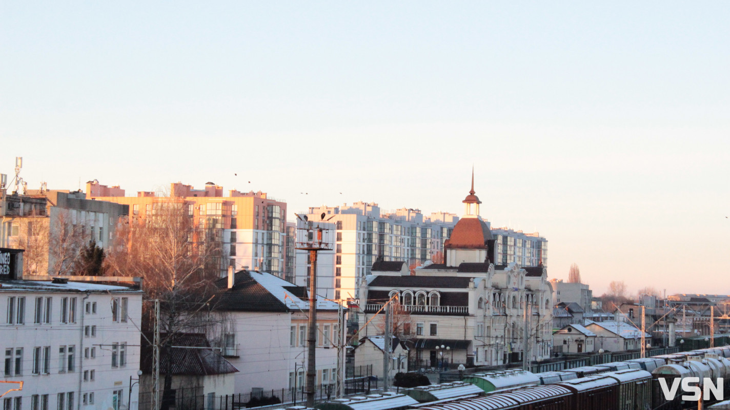 Засніжений Луцьк: як виглядають парки та двори міста взимку напередодні Нового 2026 року. Фоторепортаж