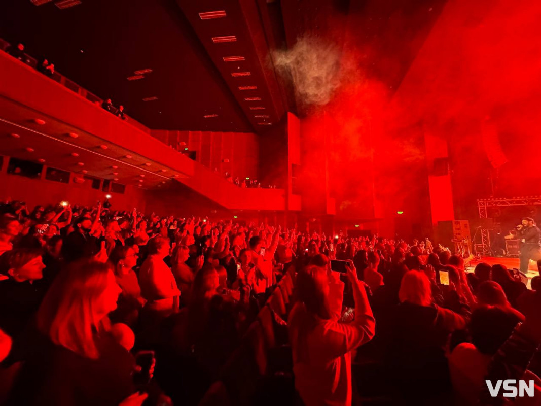 «Пінаколада» дарує другу молодість»: Віталій Козловський зібрав повний зал у Луцьку