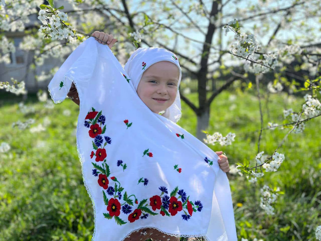 75-річна майстриня з Волині відроджує давнє мистецтво вишивки гладдю