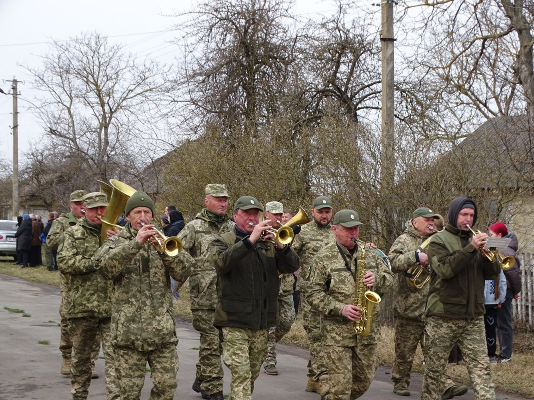 Ворожий дрон обірвав життя: на Волині попрощалися з Героєм Сергієм Панасюком