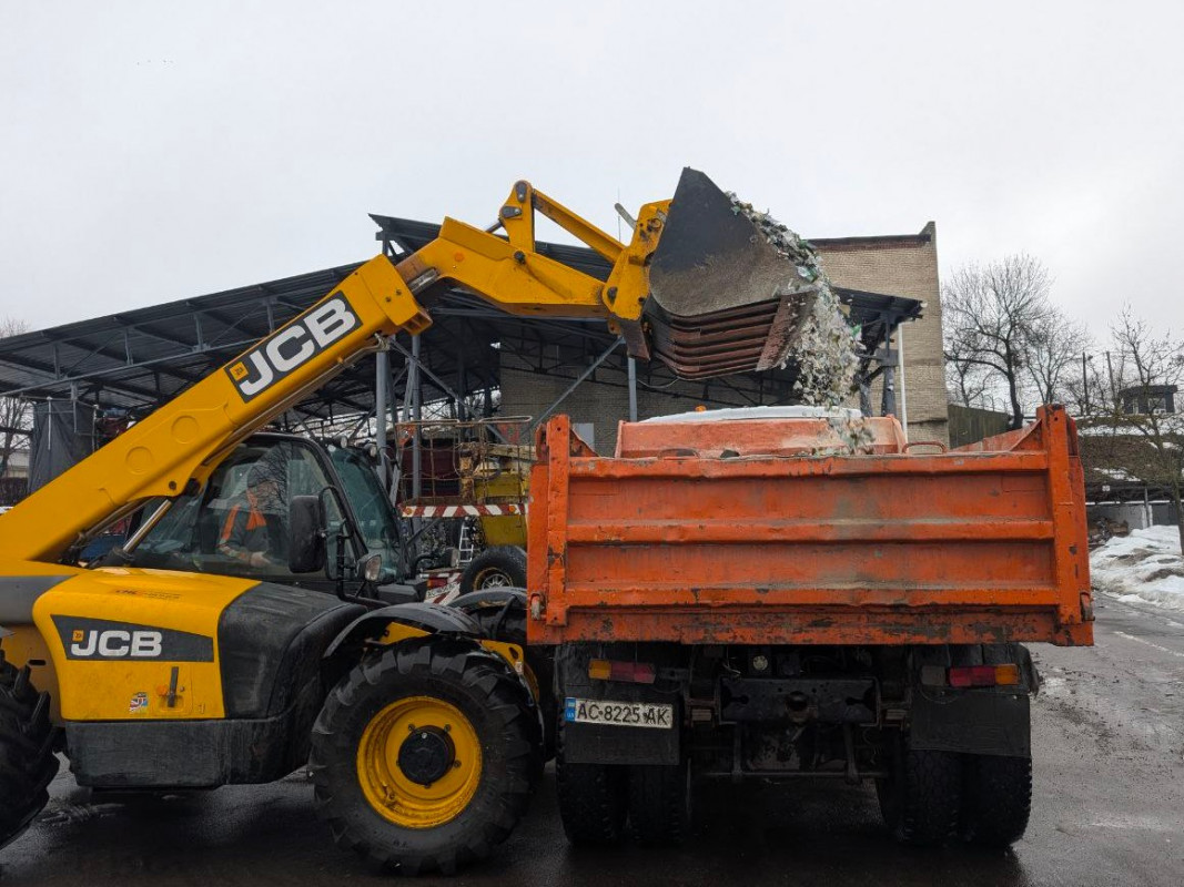 Лучани зібрали майже 5 тонн склобою для переробки