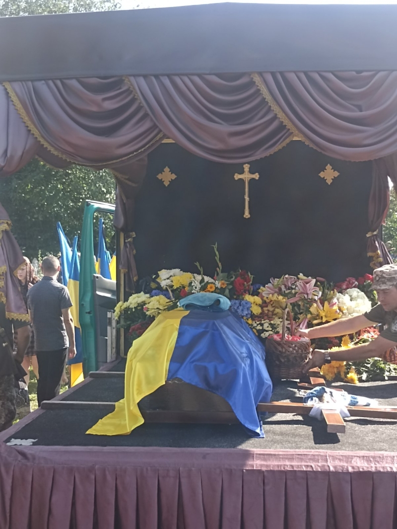 Сам виховував сина: на Волині поховали 29-річного Героя Олега Іванова