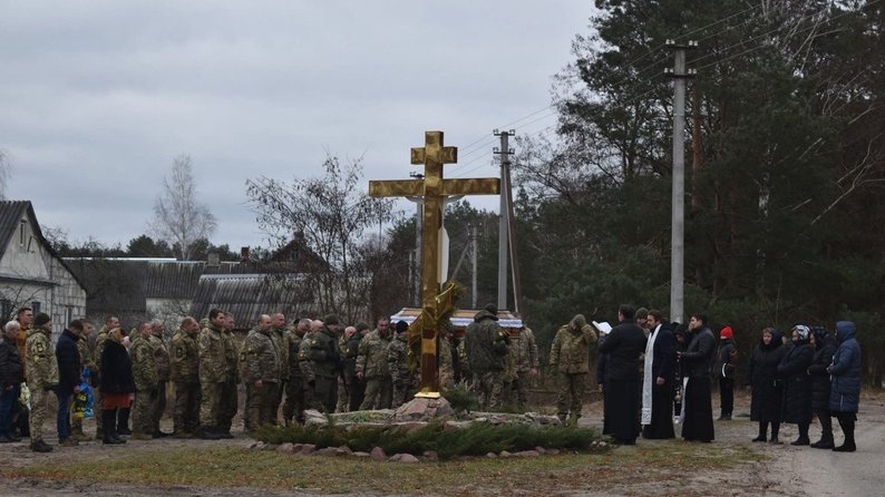 Прощалися на роздоріжжі села, бо храм священник УПЦ МП не відчинив: історія загиблого Героя з Волині