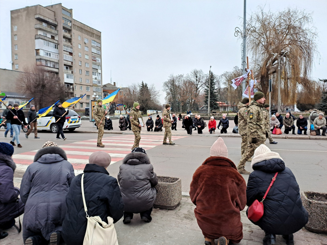 Дві втрати в одні громаді: на Волині попрощалися з Героями Артемом Абрамчуком та Юрієм Гусаром