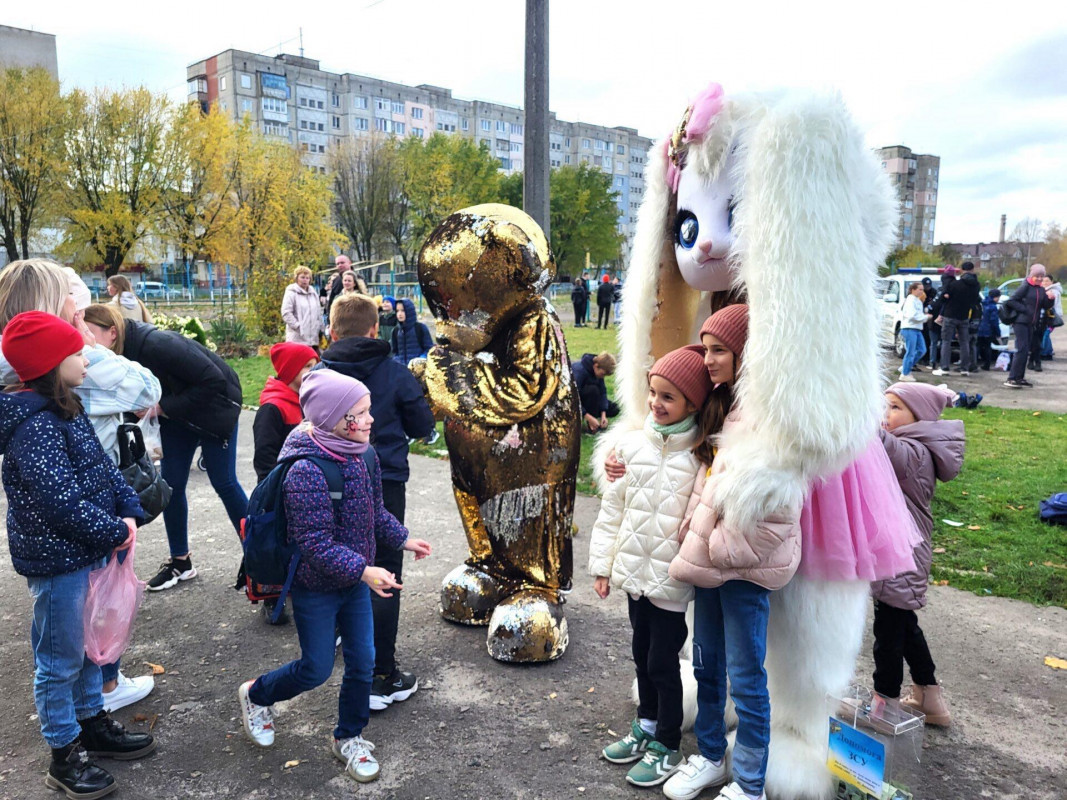 Вторгували на ЗСУ: у місті на Волині учні на ярмарку зібрали 177 тисяч гривень
