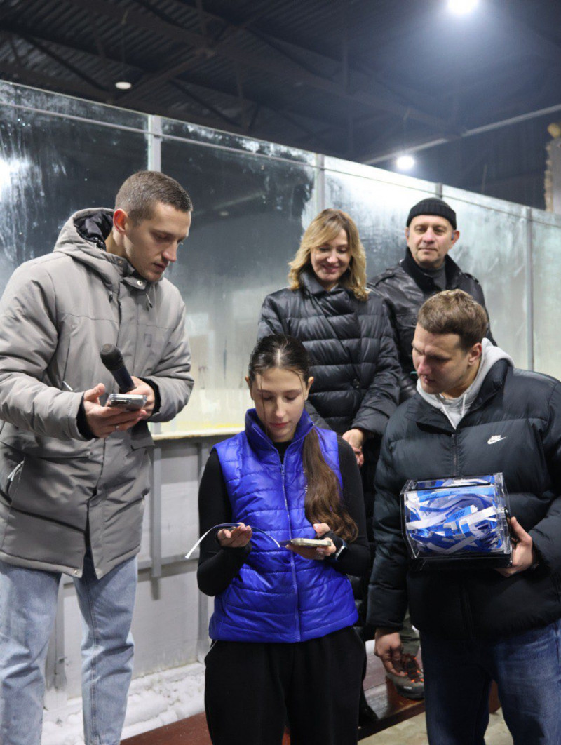 Нова локація – нові емоції: у Луцьку відкрили льодову арену «Снігова королева»