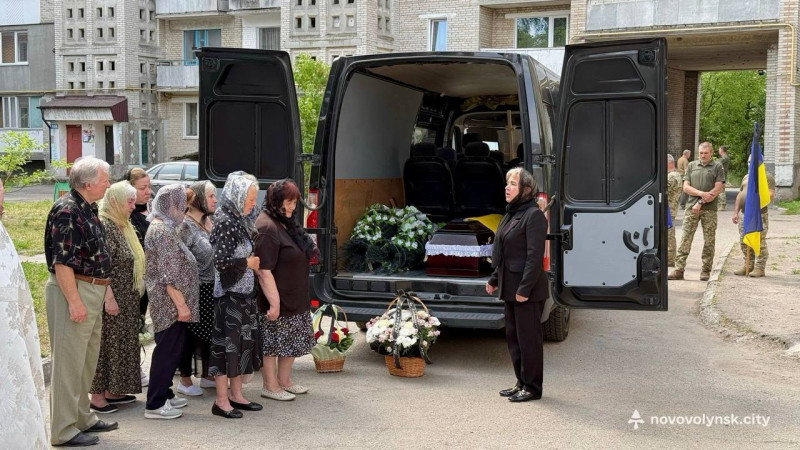На Волині попрощалися із 46-річним воїном Сергієм Бабкіним