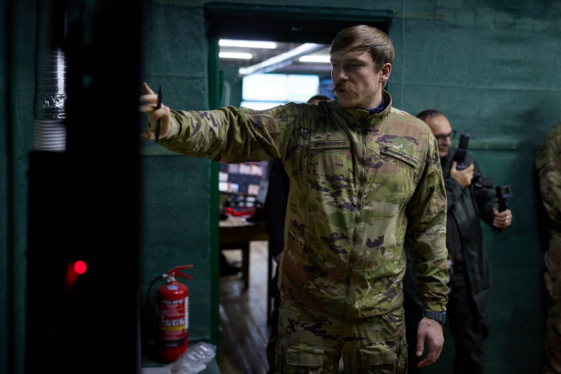 Зеленський відвідав воїнів «Азову» на Донеччині та нагородив захисників