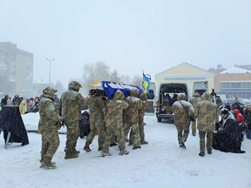 Вважався зниклим безвісти: на Волині попрощалися із захисником Дмитром Колядою