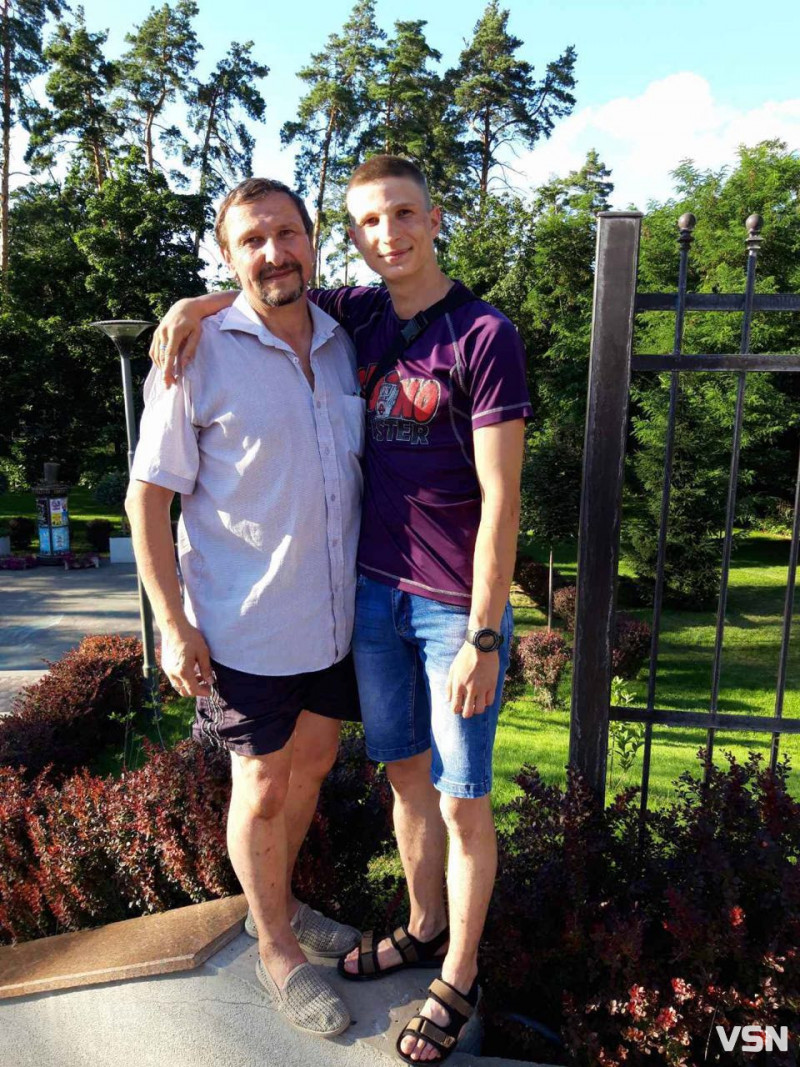 Син не знав, як сказати мамі, що батько уже ніколи не зателефонує: розповідь про життя і останній бій Героя з Волині Олександра Наумюка