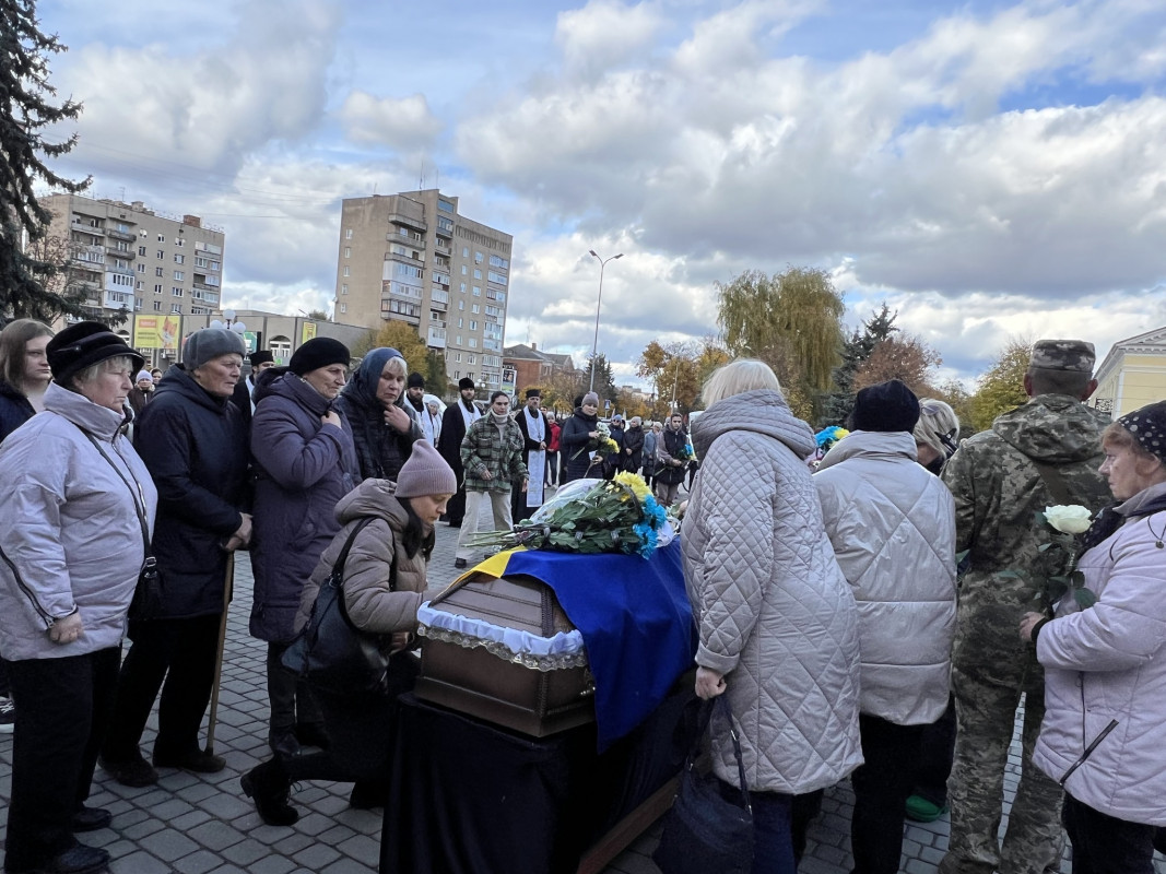 Понад рік вважався зниклим безвісти: на Волині попрощались з Героєм Романом Яковлевим
