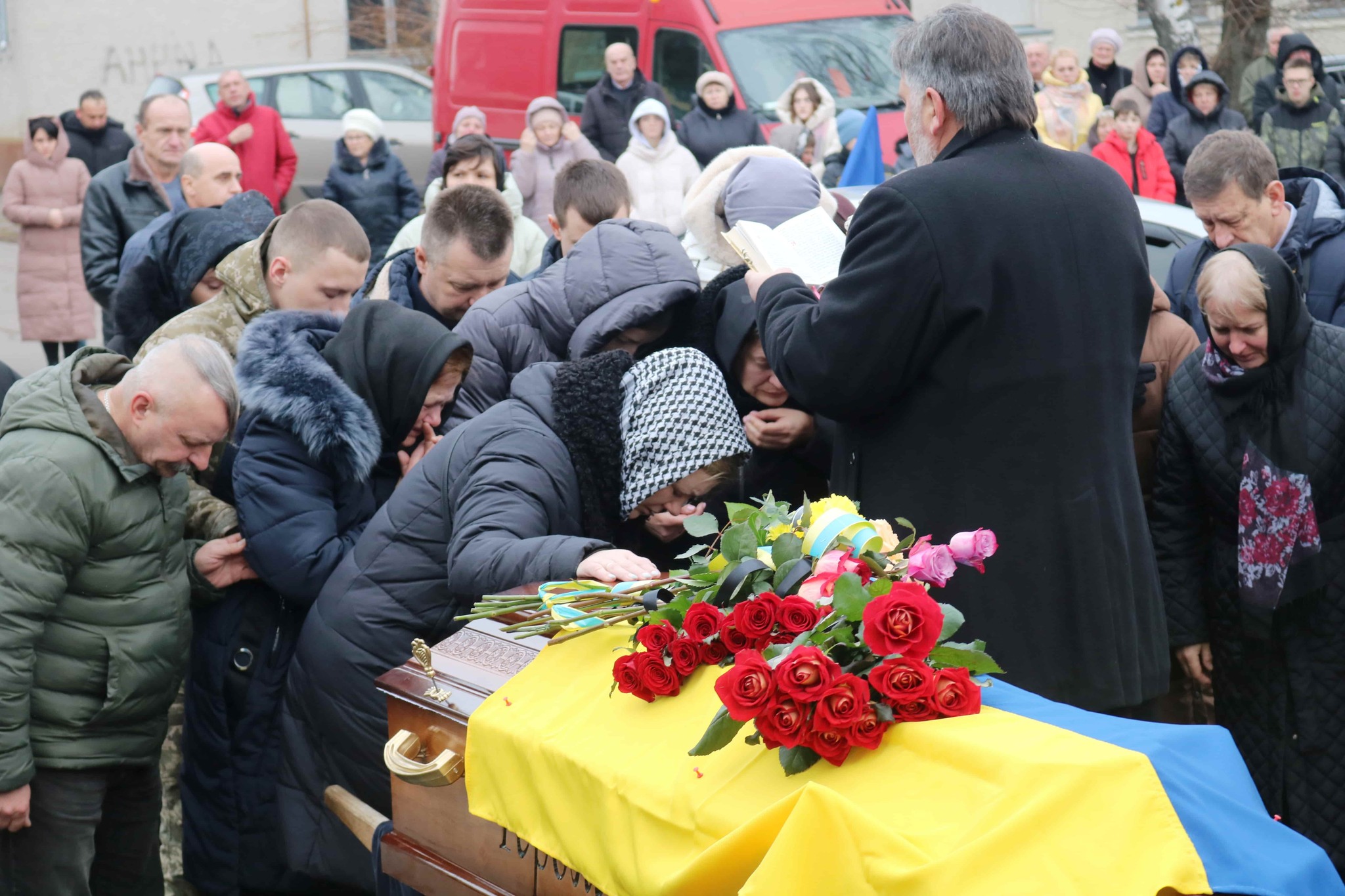 Спільна втрата для двох громад: на Волині попрощалися з полеглим воїном Валерієм Гриневичем