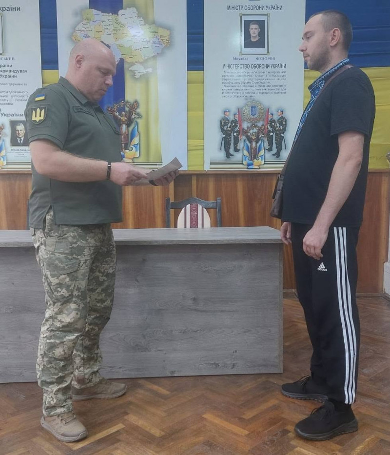 Воював на найгарячіших напрямках: захисника з Волині відзначили нагородою Міністра оборони