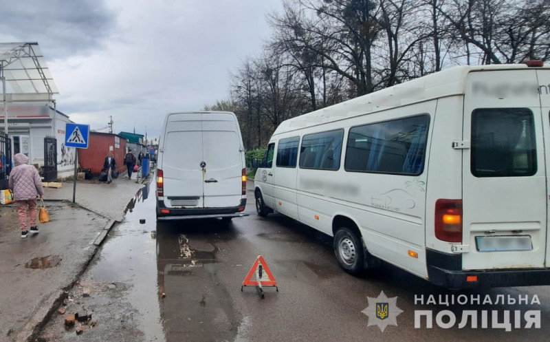 На автостанції в Луцьку бус збив 46-річну жінку