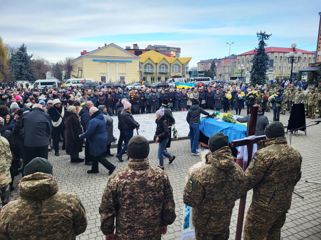 Не встиг відзначити 30-річчя: на Волині прощалися з молодим Героєм Богданом Степанюком