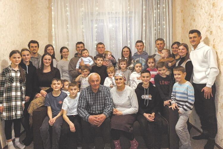 Родина, кохання, віра: історія сім'ї із 7 дітьми та 27 онуками з Волині