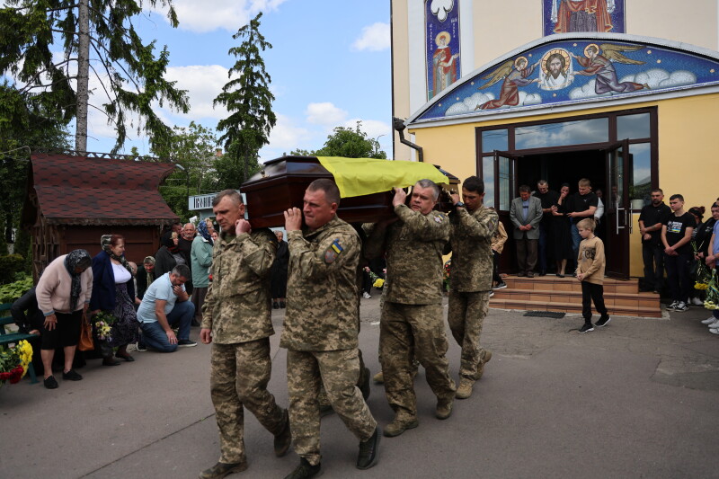 У Луцьку попрощалися із Героєм Віталієм Колесником, який загинув на Донеччині