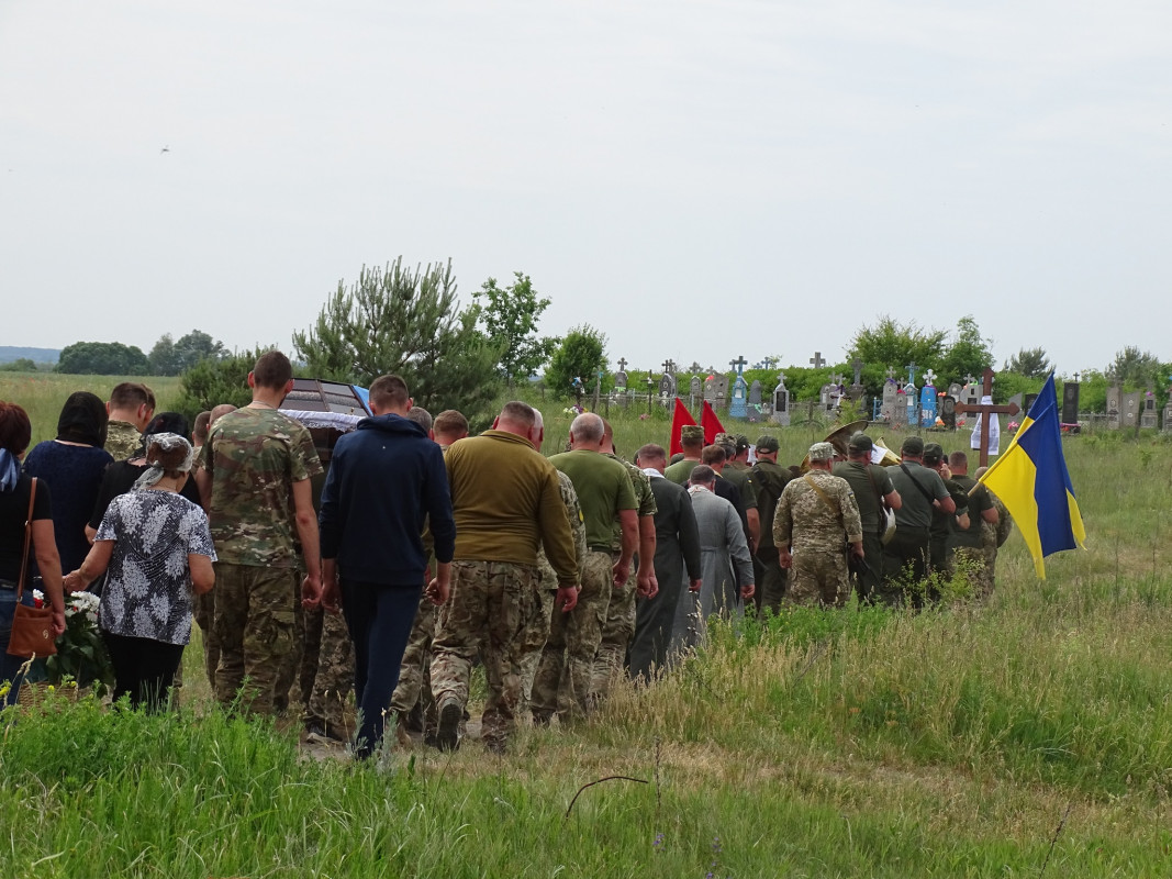 Не дожив декілька тижнів до дня народження: на Волині попрощалися із полеглим Героєм Сергієм Карпуком