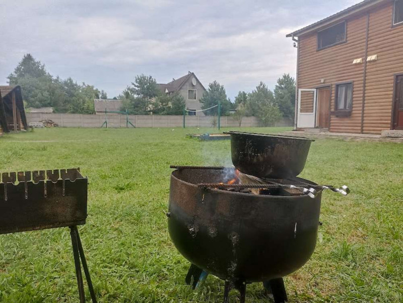 Цілюща вода, інстаграмні локації, смаколики та повістки: «родзинки» відпочинку на Шацьких озерах під час війни