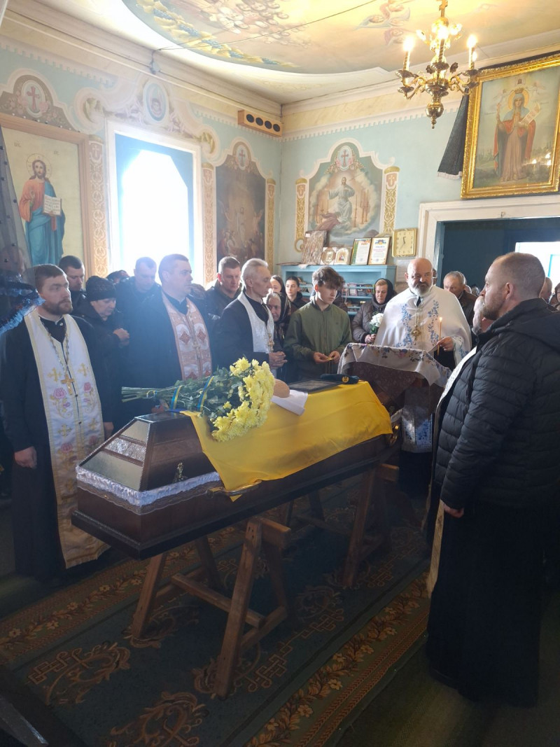 Поліг у бою на Сумщині: в останню дорогу провели Героя з Волині Олександра Бакальця