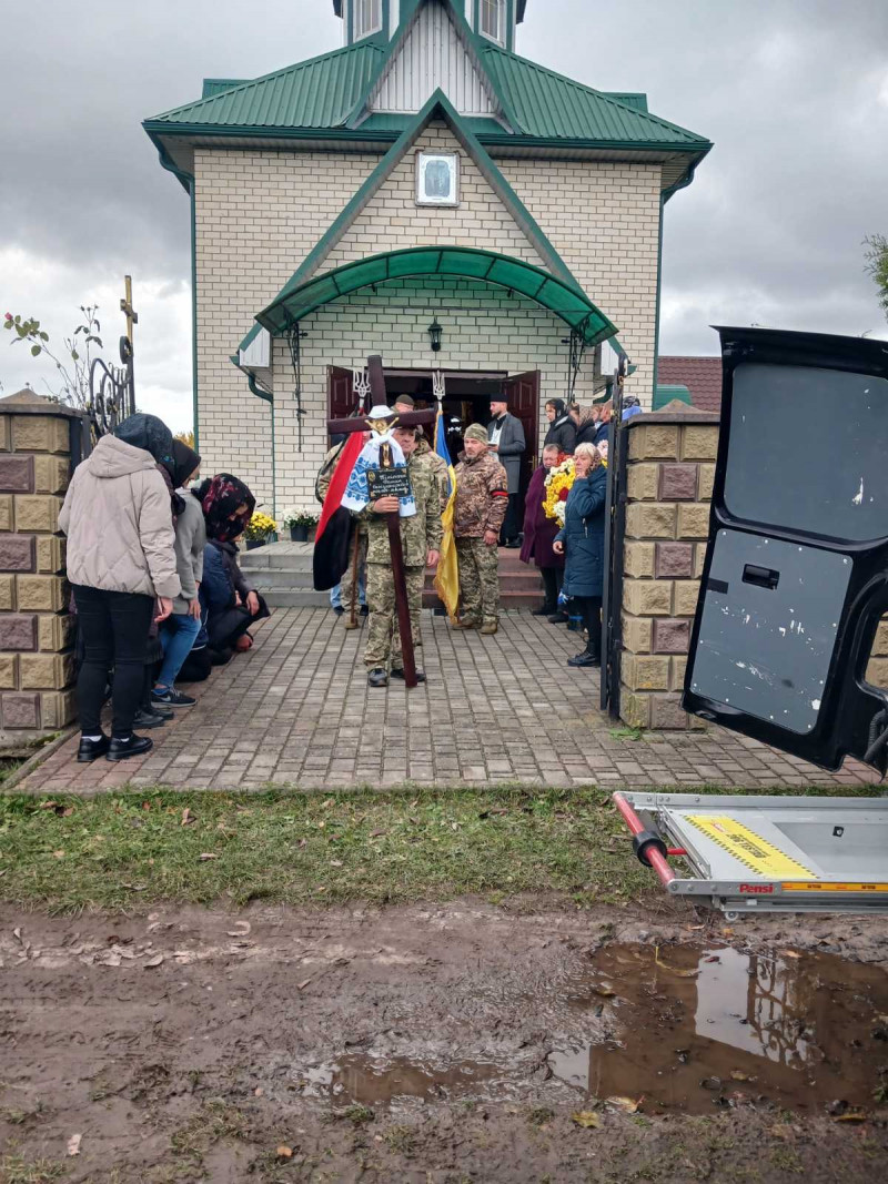 На Волині попрощалися з 40-річний Героєм Романом Нікитчиком