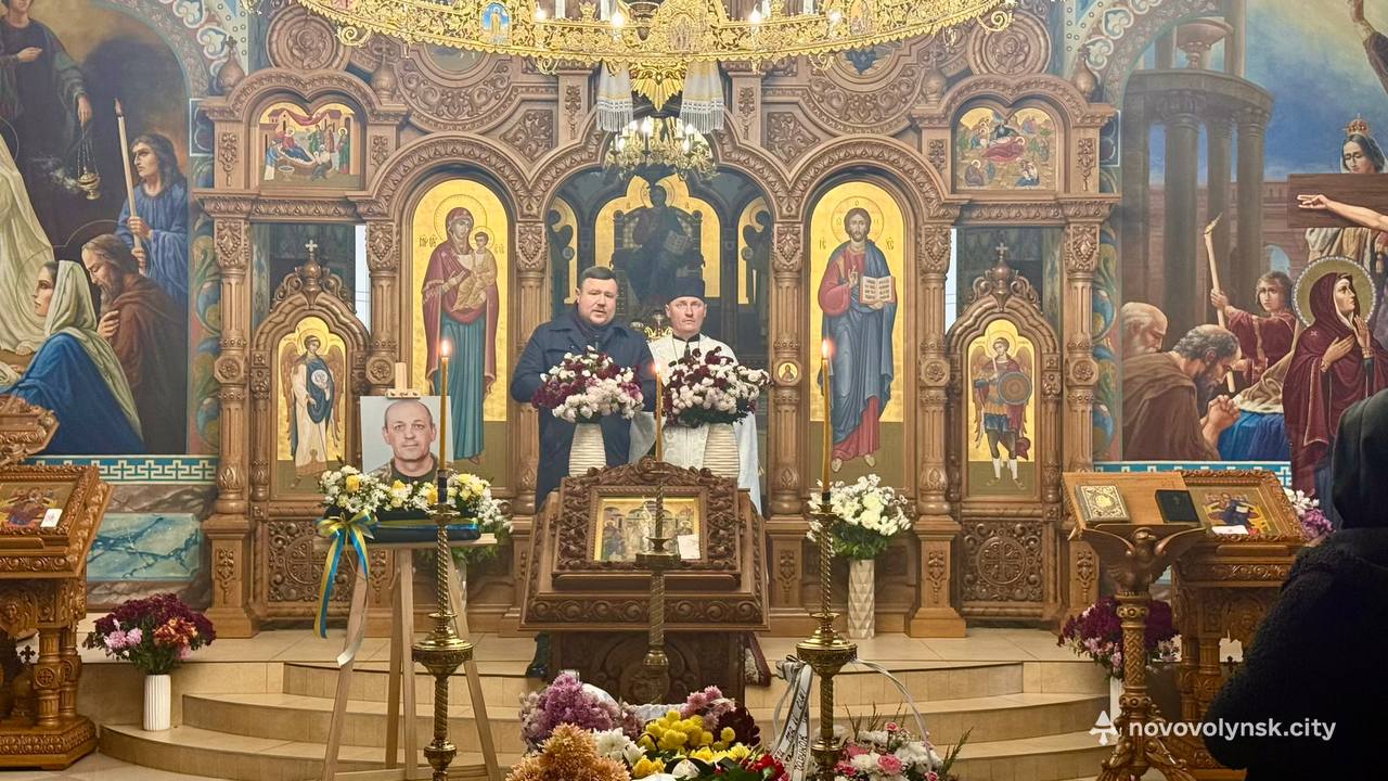 Віддав найцінніше - своє життя: волиняни провели в останню путь Героя Сергія Ярощука