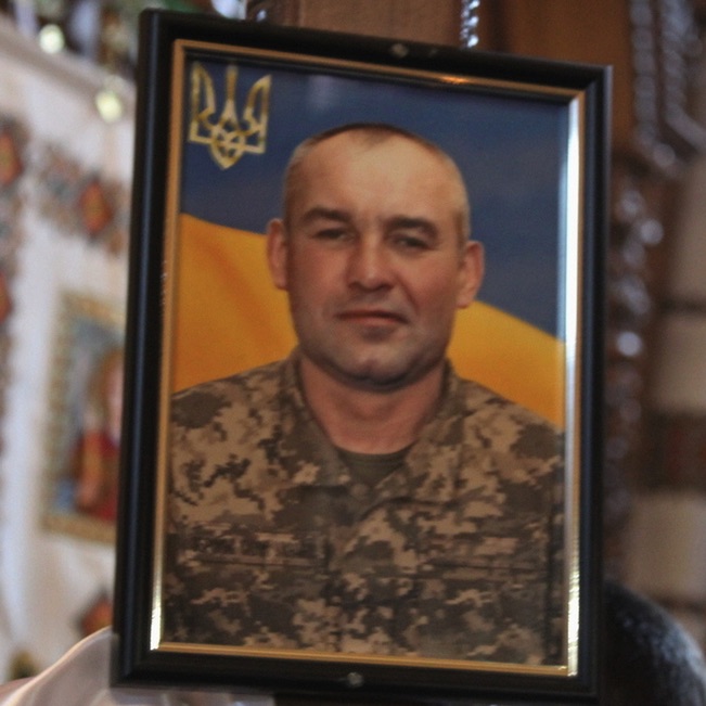 Кілька днів не дожив до дня народження: на Волині в останню путь провели Героя Олега Гринишина