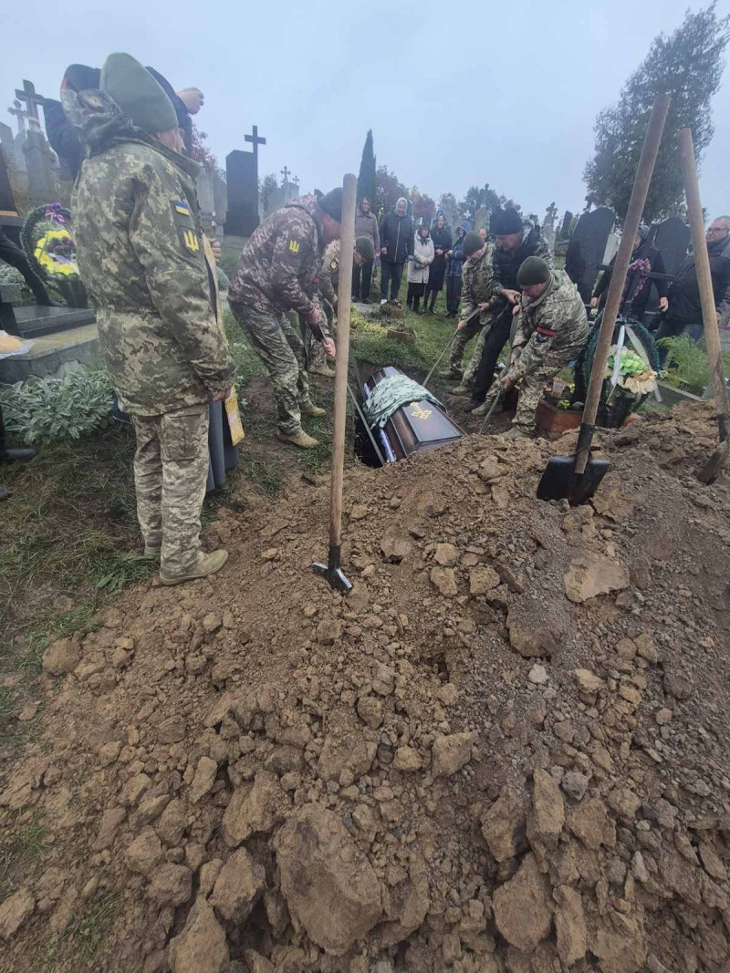 На Волині 78-річний батько поховав сина-захисника Миколу Барилюка, якого влітку призвали до війська