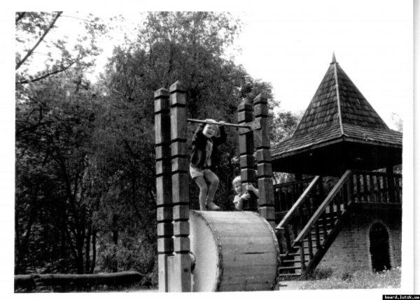 Машини часу в центрі міста: як у Луцьку з’являлися легендарні атракціони та дитяче містечко