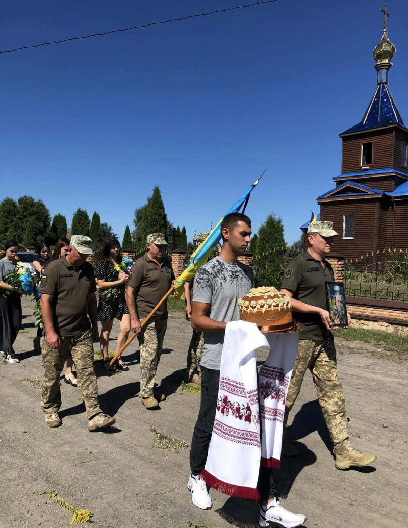 Не встиг створити власну сім’ю: на Волині попрощались з 20-річним Героєм Андрієм Рабенком