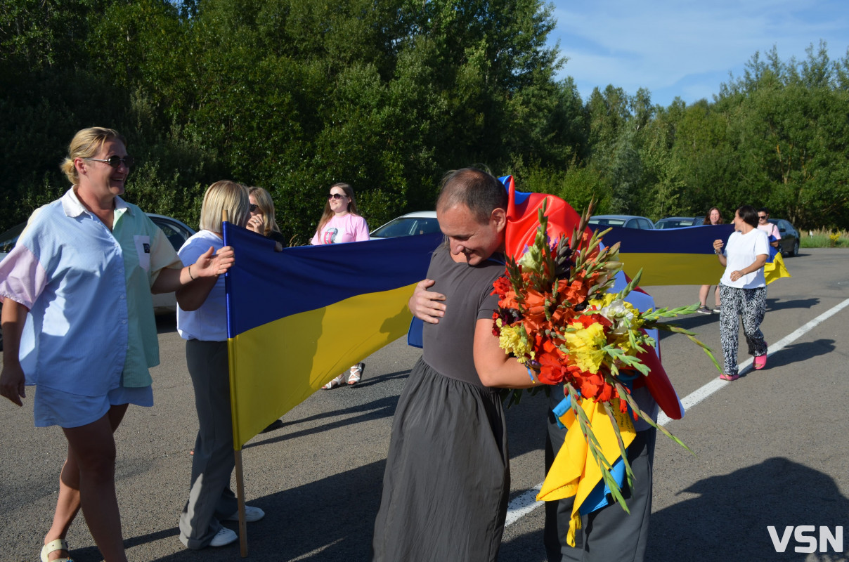 Герой повернувся додому: у громаді на Волині зустріли звільненого з полону Сергія Тимошука