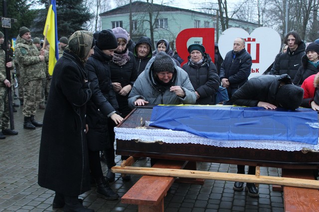 Двоє синів втратили батька: на Волинь «на щиті» повернувся полеглий Герой Микола Голінчук