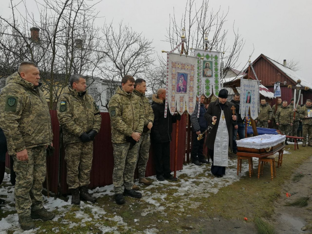 Остання дорога додому: на Волині Вічний спочинок знайшов Герой Олександр Бондарук