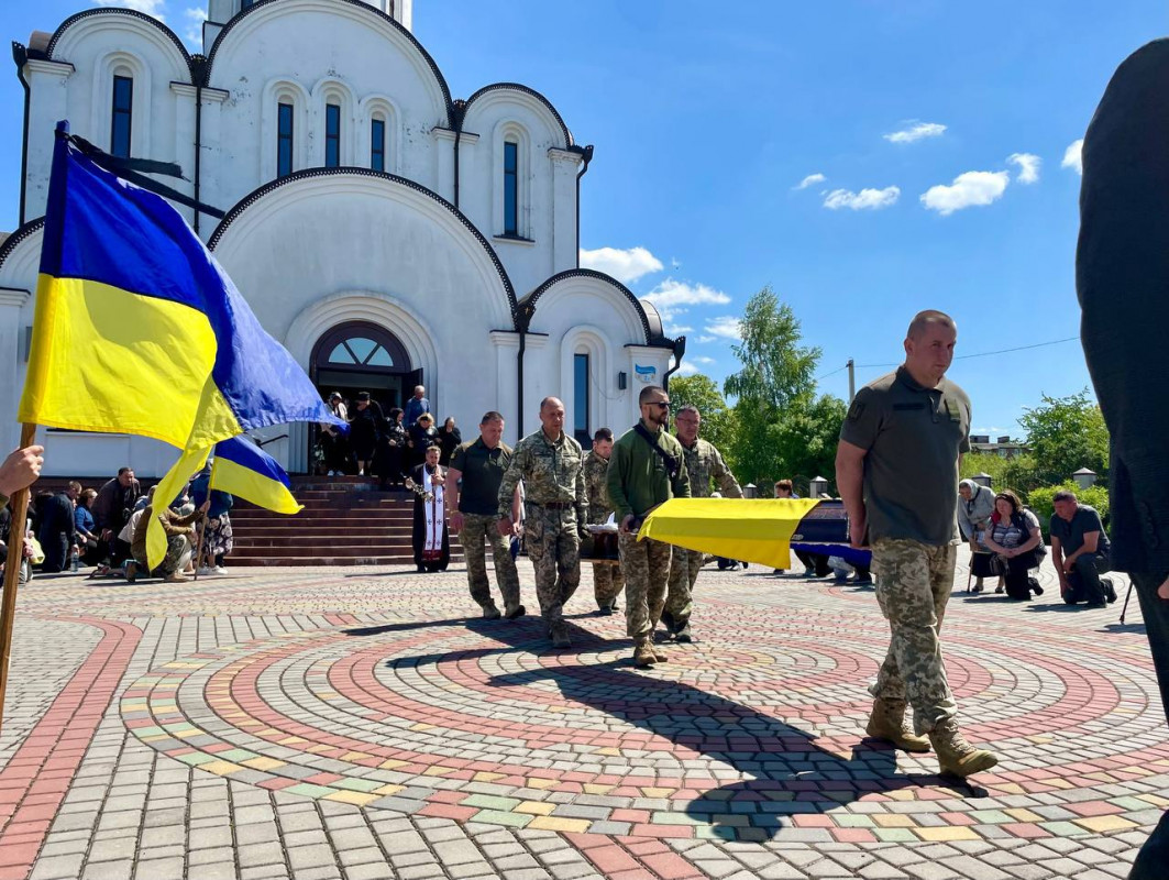 Героїчно загинув біля Бахмута: на Волині попрощались із захисником Ярославом Каламуняком