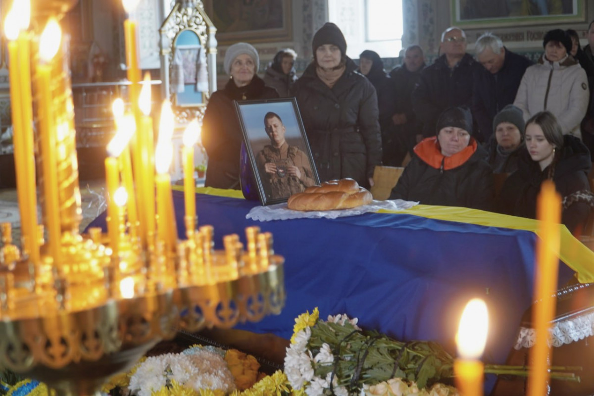 Навіки 22: на Волині громада попрощалася з молодим Героєм Дмитром Корнійчуком