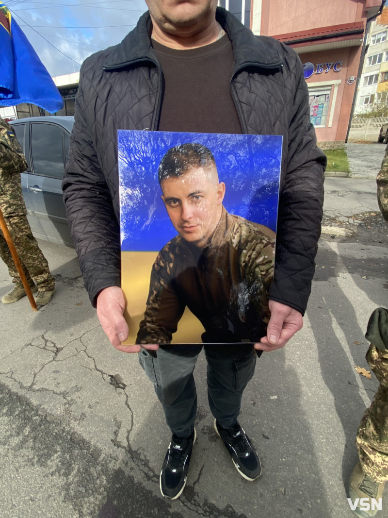 Йому було лише 29 років: Володимир із глибоким сумом прощався з Героєм - Євгенієм Піндасом