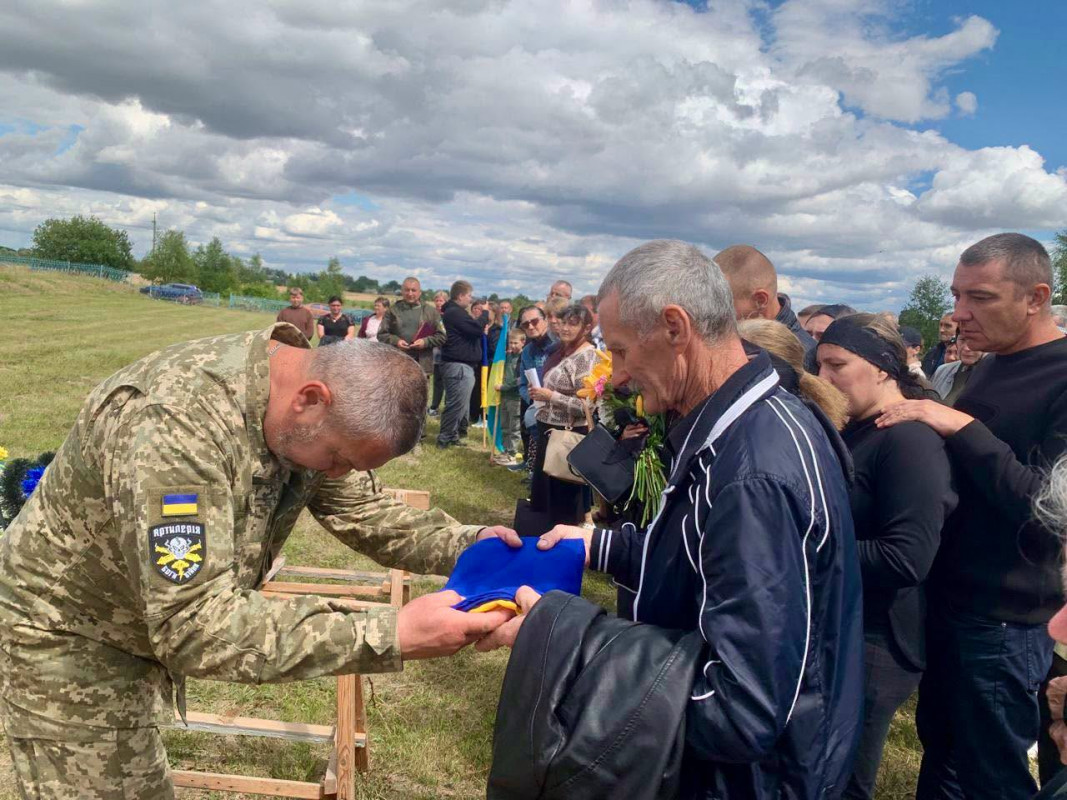 На Волині провели в останню путь полеглого захисника Олега Черкасова