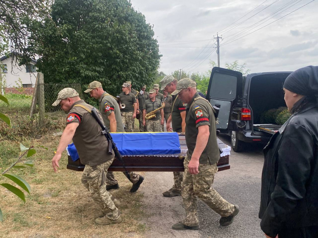 Спільна втрата для двох громад: на Волині попрощалися із Героєм Леонідом Сосницьким