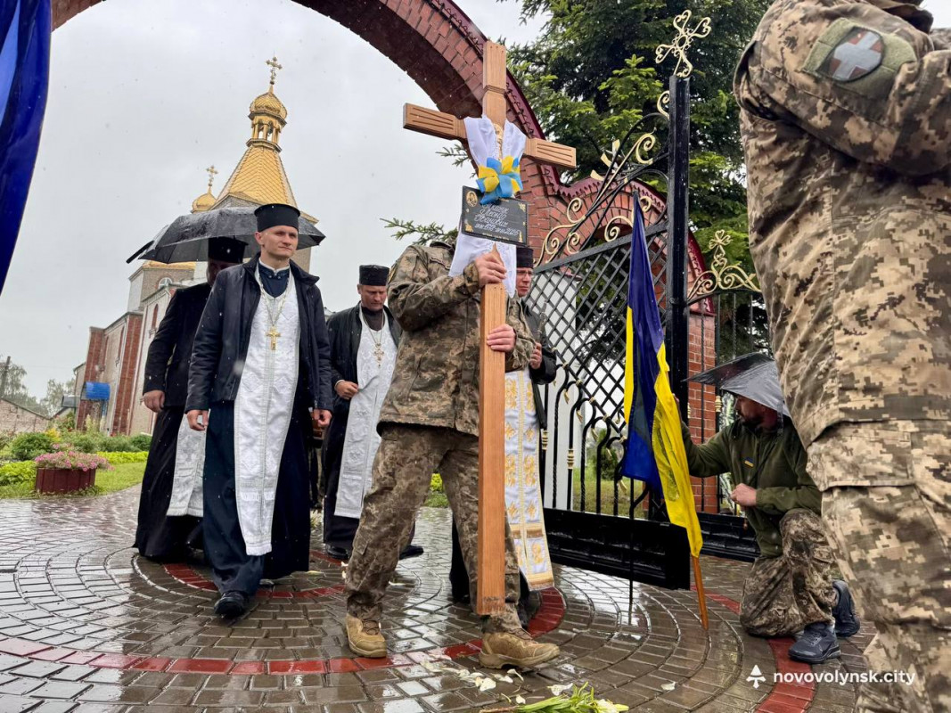 Помер через важку хворобу у лікарні: на Волині попрощалися із Захисником України Леонідом Ткачуком