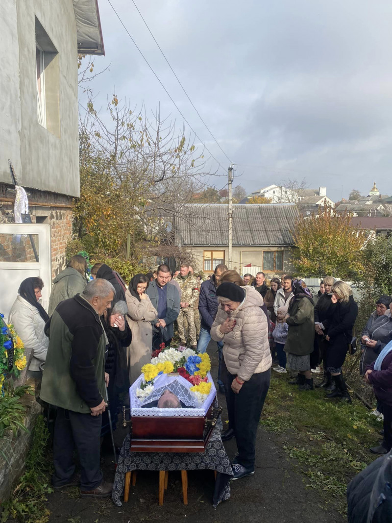 Життя обірвалося у відпустці: на Волині попрощалися із Героєм Віталієм Прусом